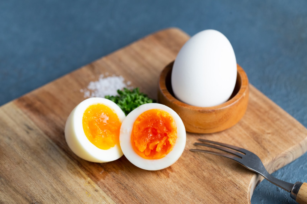 ゆで卵は女性に嬉しい効果がたくさん！栄養や効果的な食べ方を徹底解説-卵の話|大熊養鶏場