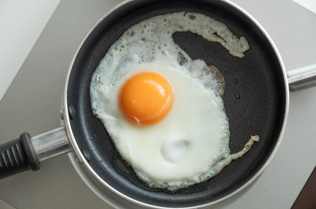 そもそも電子レンジで目玉焼きは作れるの？