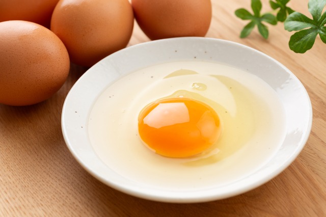 アスタキサンチンの摂取量より吸収率で選ぶなら「卵」
